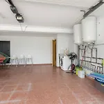 Linda Vila *